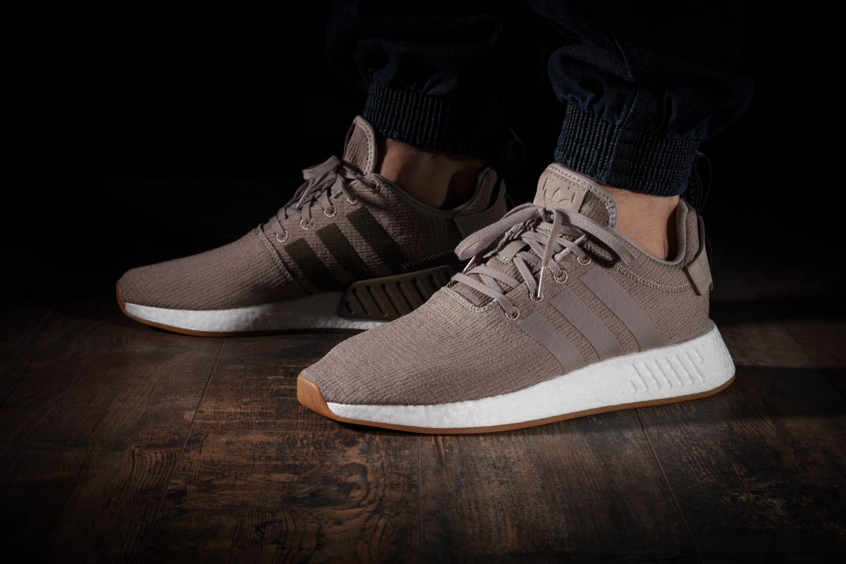 ADIDAS ORIGINALS NMD_R2 BEIGE