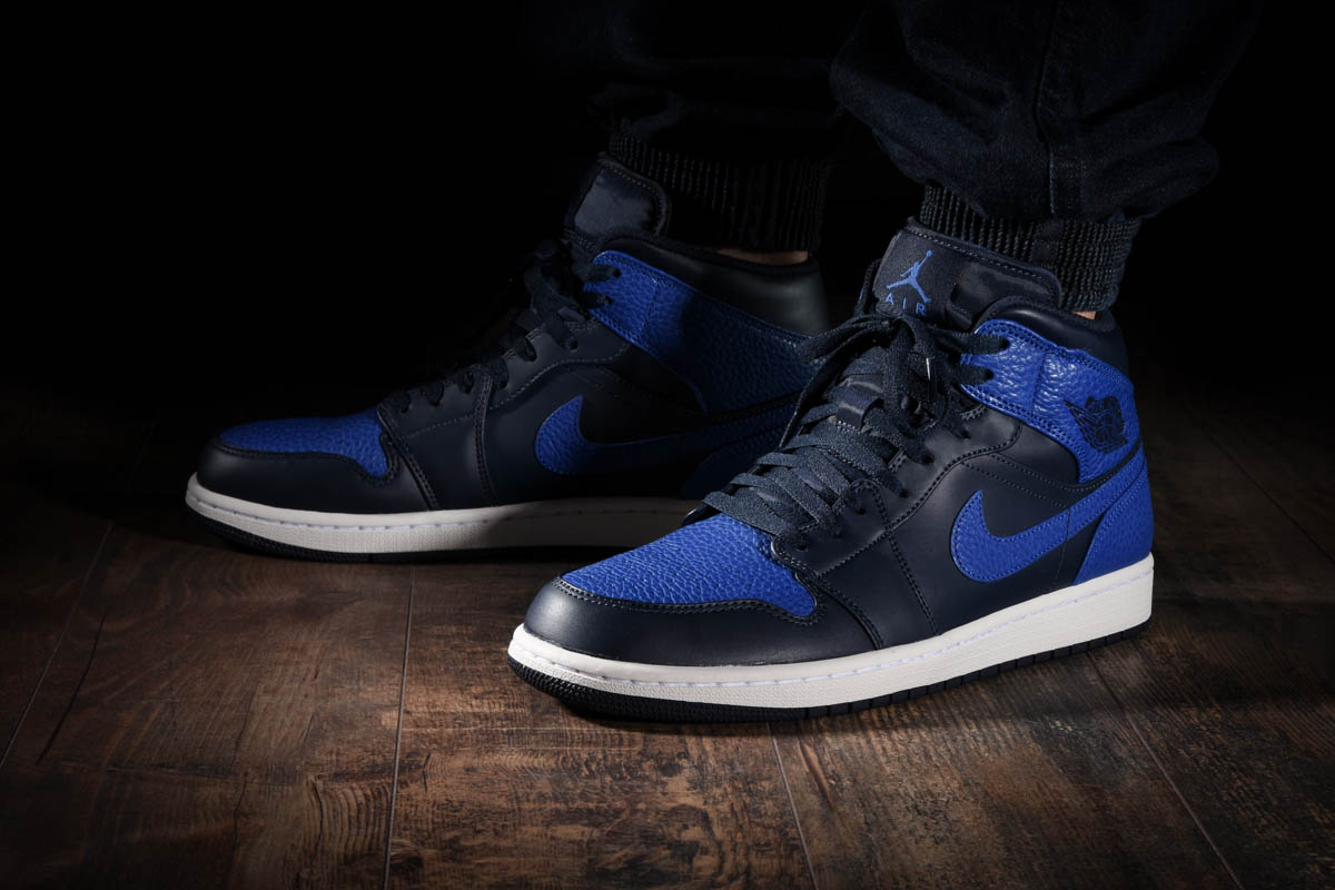 NIKE AIR JORDAN 1 RETRO MID OBSIDIAN ROYAL