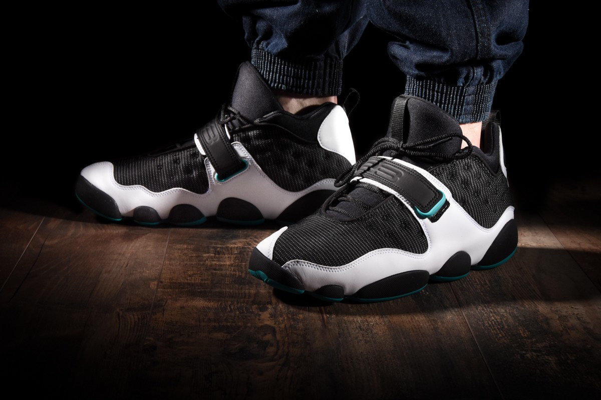 NIKE AIR JORDAN BLACK CAT BLACK TURBO GREEN