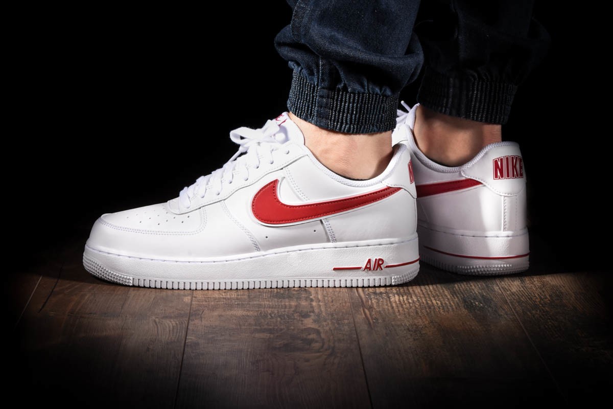 nike air force one gym red