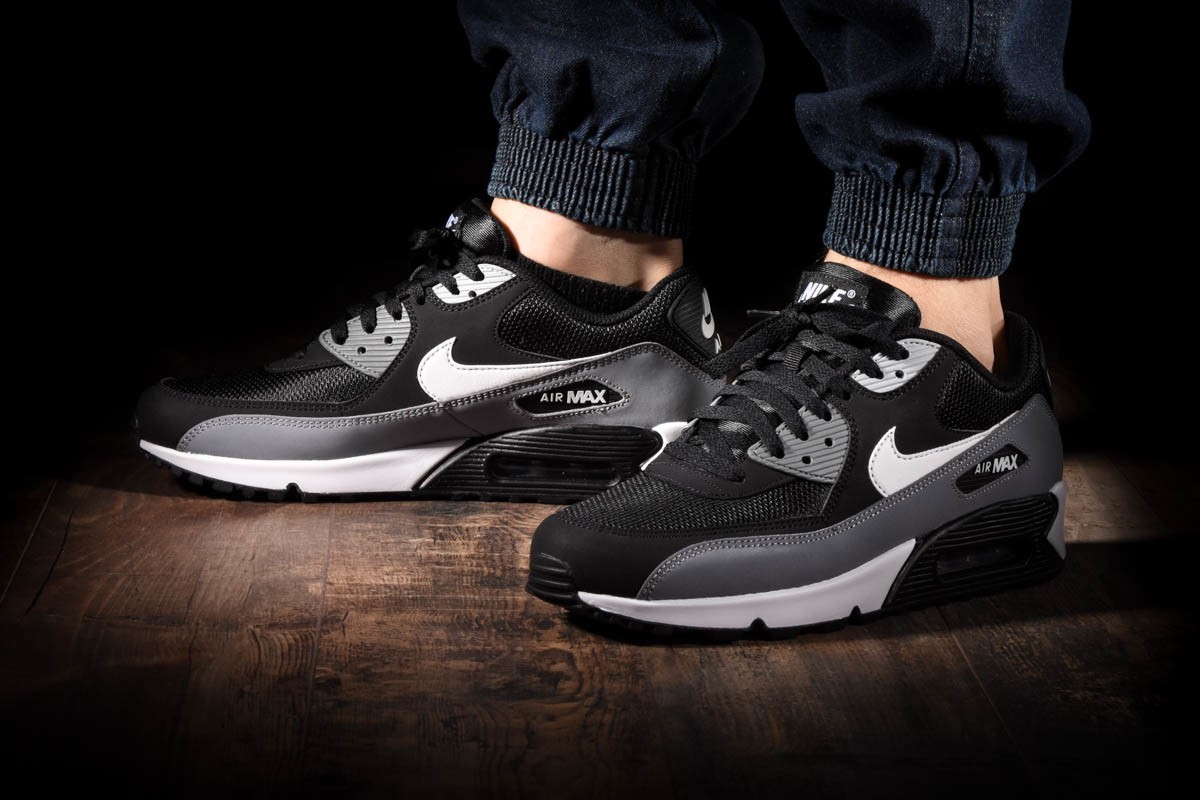 NIKE AIR 90 ESSENTIAL for £105.00