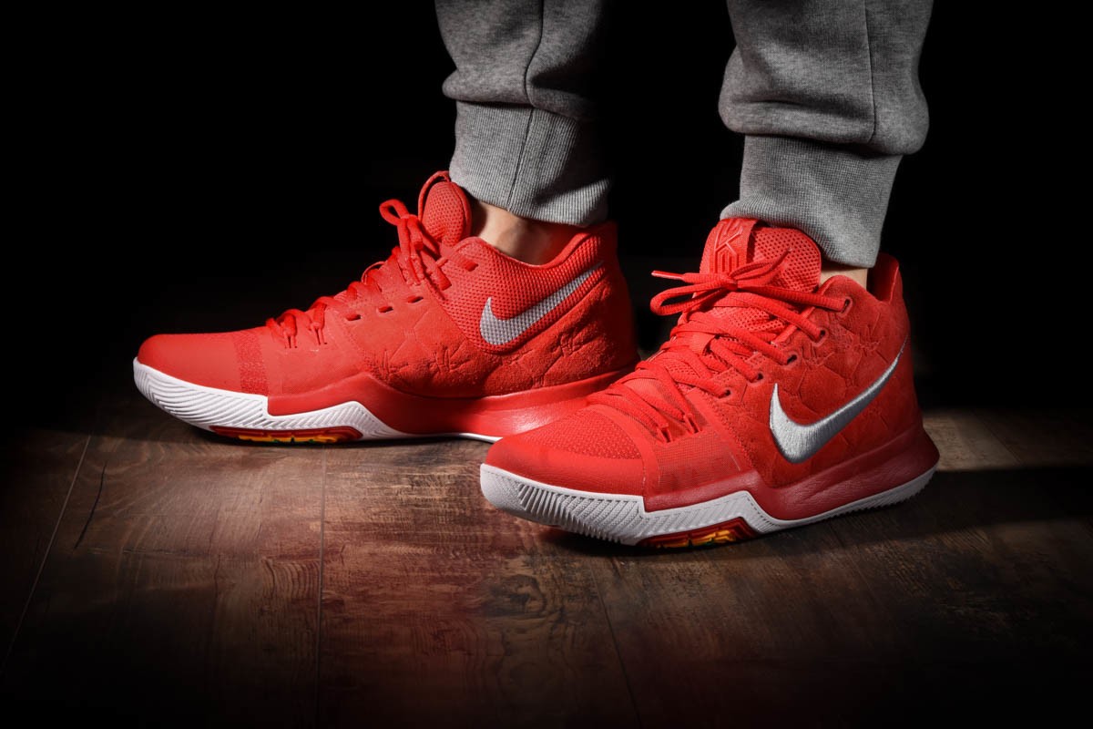 NIKE KYRIE 3 RED SUEDE