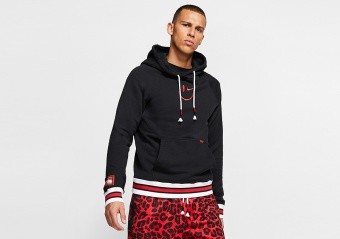 NIKE BASKETBALL PULLOVER HOODIE BLACK