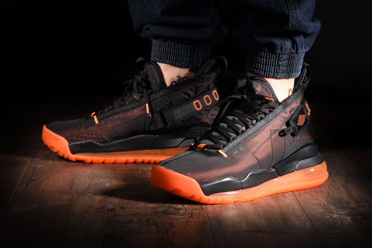 NIKE AIR JORDAN PROTO MAX 720 TOTAL ORANGE