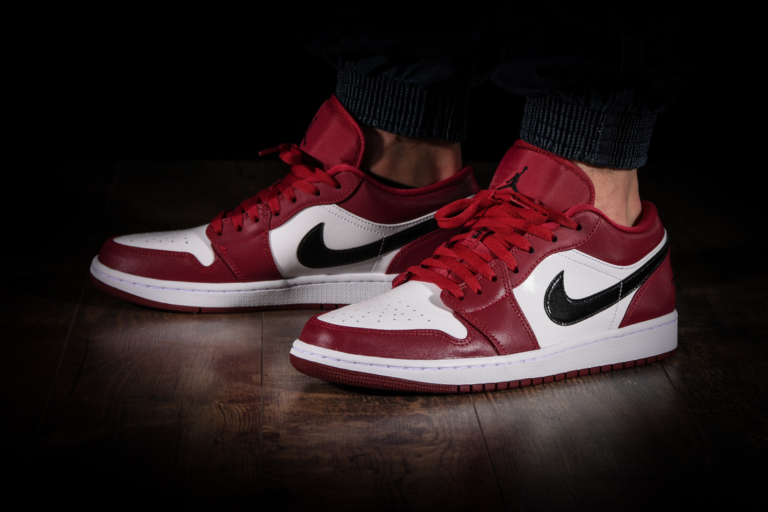 NIKE AIR JORDAN 1 RETRO LOW NOBLE RED