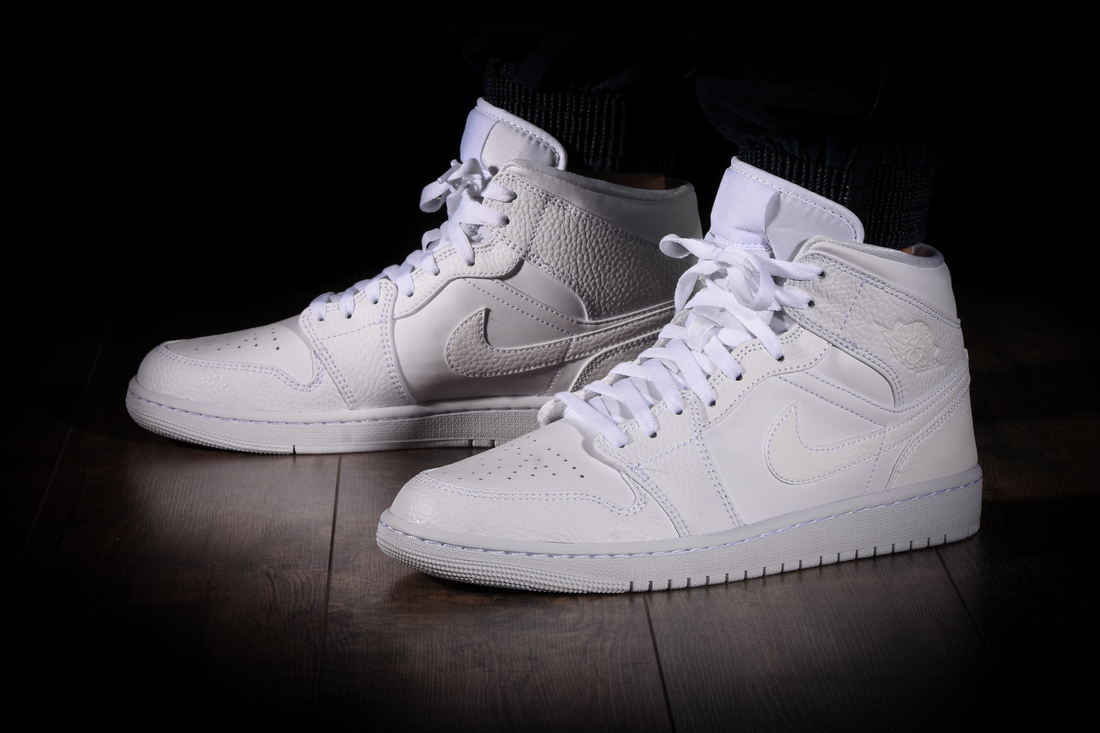 NIKE AIR JORDAN 1 RETRO MID TRIPLE WHITE 2.0