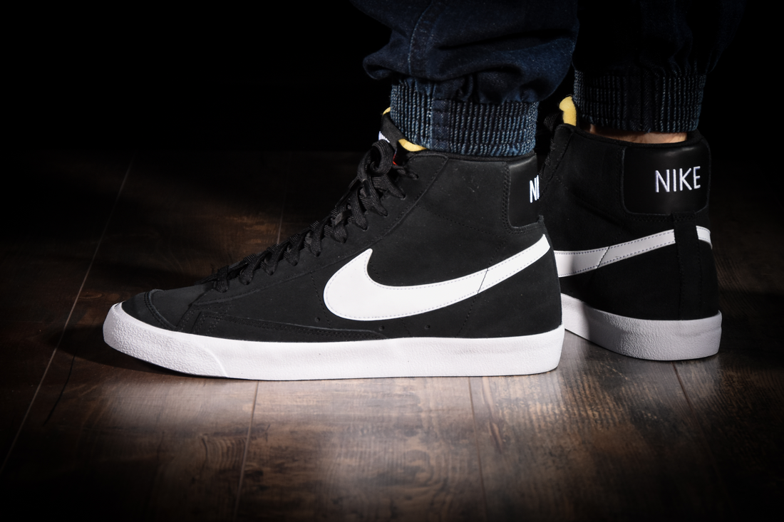 nike blazer mid 77 black white gum