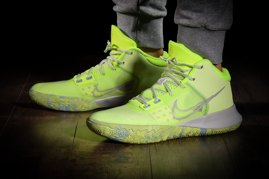 NIKE KYRIE FLYTRAP 4 VOLT