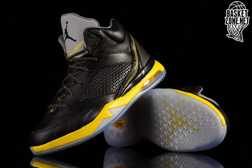 Yellow jordan 15 outlet